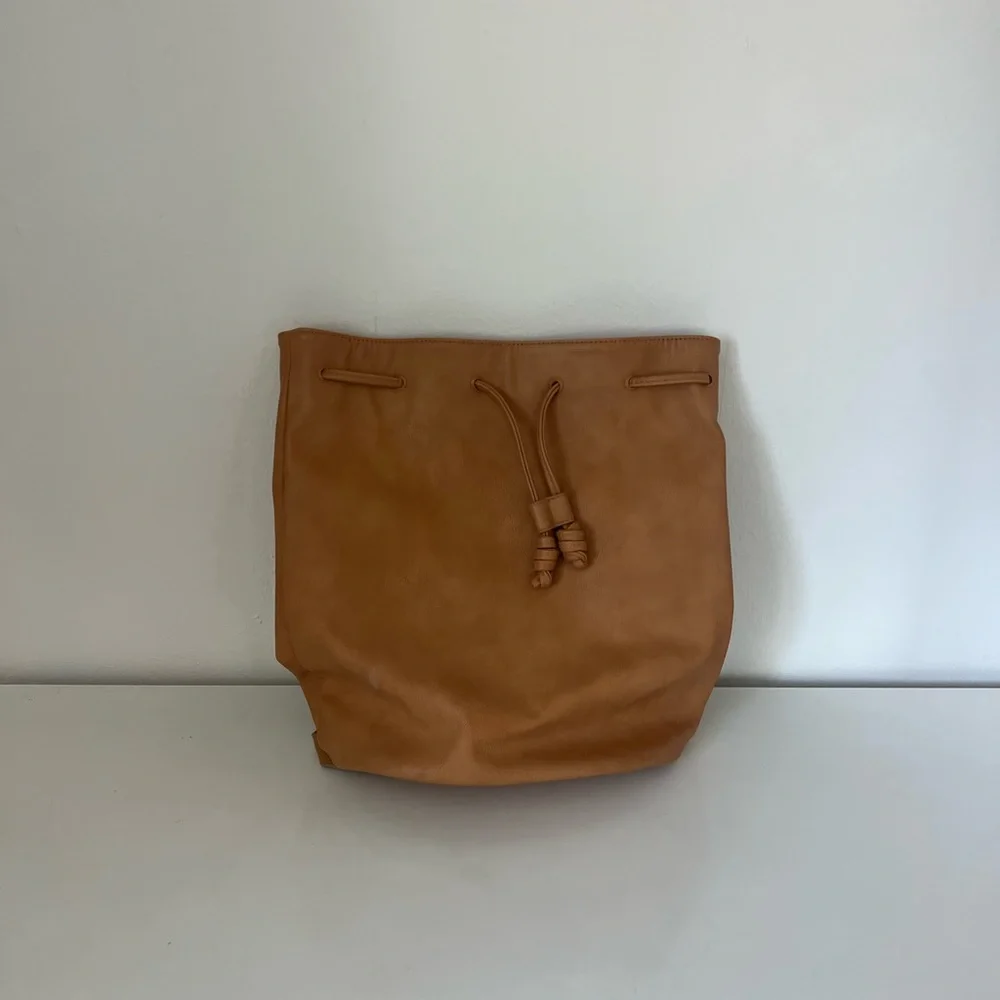 Universal Thread Utility Backpack - Picture 2 of 3